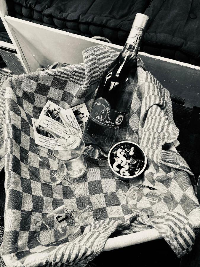 Nuit Insolite Sur Un Voilier Au Coeur De La Rochelle La Rochelle  Kültér fotó